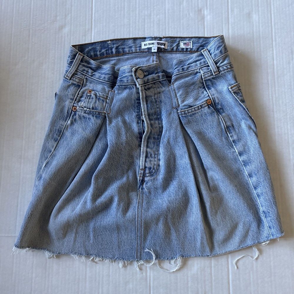 Levi's Re/Done Shorts Women 26 Denim‎ Jean High Waist Distressed Frayed Cut Off